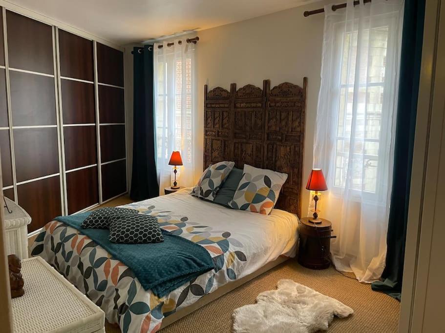 Appartement Sur Le Parvis De La Cathedrale Senlis  Eksteriør billede
